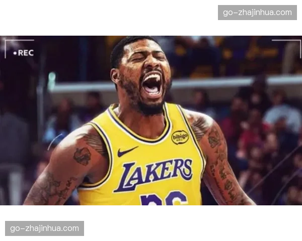 湖人斯玛特25分7助攻 角色球员控场分担詹姆斯压力